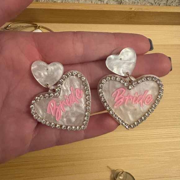 Red Dress Boutique Bridal Heart Drop Earrings Pink Rhinestone Wedding - Picture 2 of 3